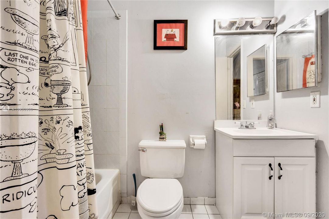 Recently Sold: $380,000 (3 beds, 2 baths, 1910 Square Feet)