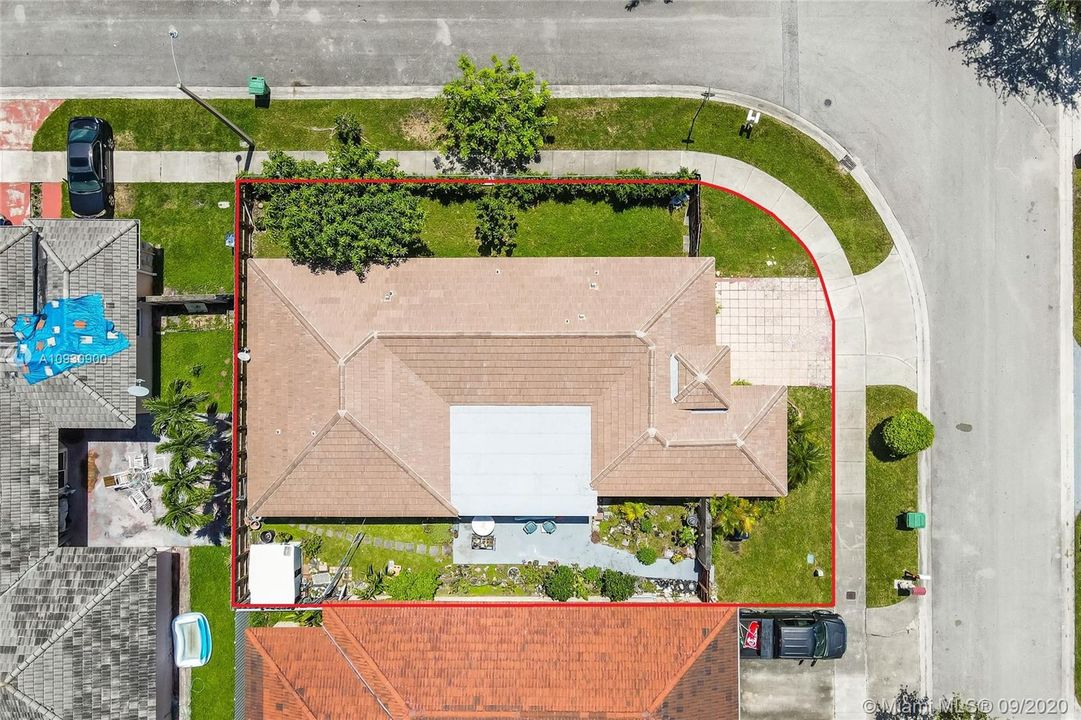 Recently Sold: $380,000 (3 beds, 2 baths, 1910 Square Feet)