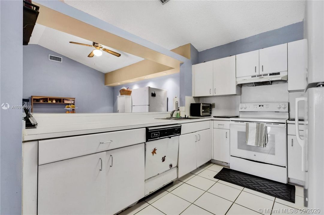 Recently Sold: $380,000 (3 beds, 2 baths, 1910 Square Feet)