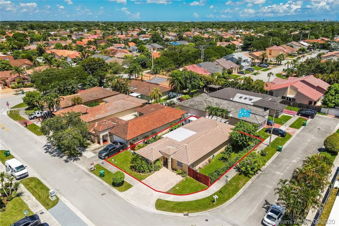 Recently Sold: $380,000 (3 beds, 2 baths, 1910 Square Feet)