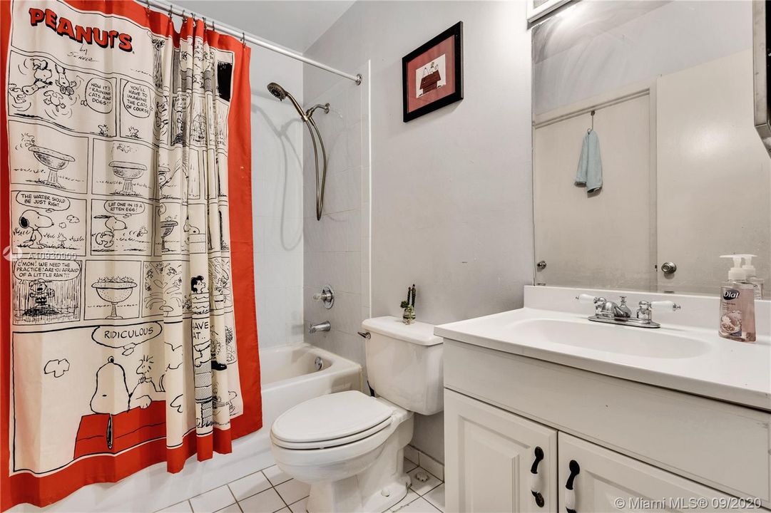 Recently Sold: $380,000 (3 beds, 2 baths, 1910 Square Feet)
