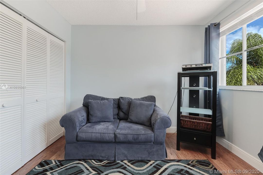 Recently Sold: $600,000 (5 beds, 3 baths, 2506 Square Feet)