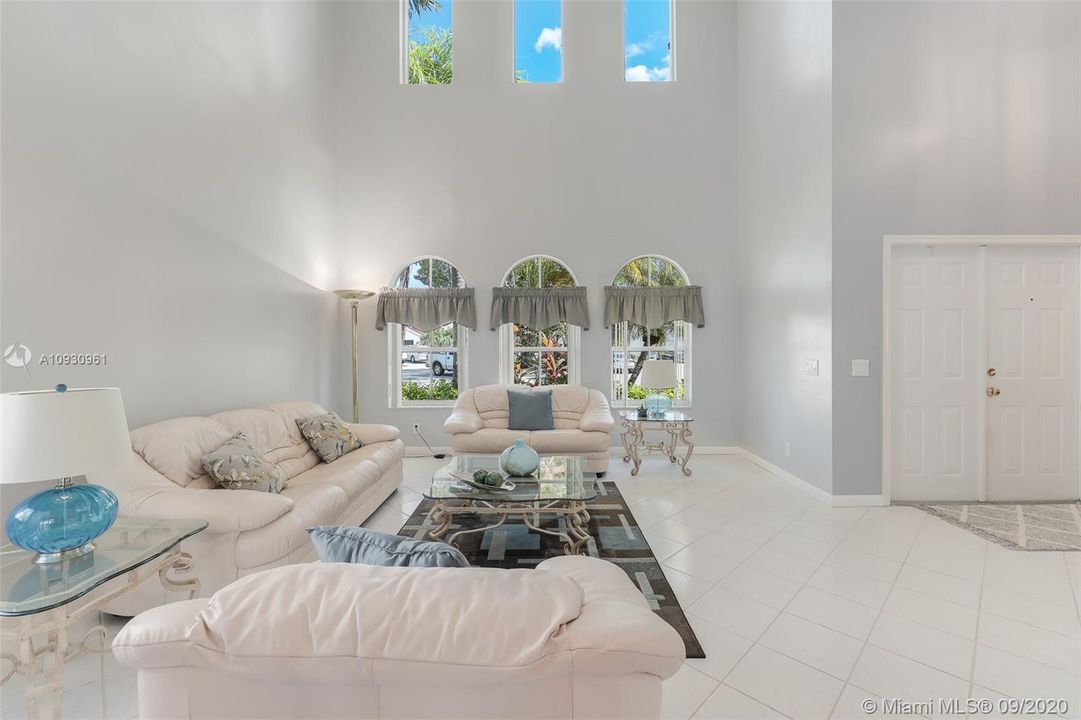 Recently Sold: $600,000 (5 beds, 3 baths, 2506 Square Feet)