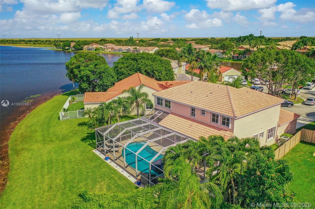 Recently Sold: $600,000 (5 beds, 3 baths, 2506 Square Feet)