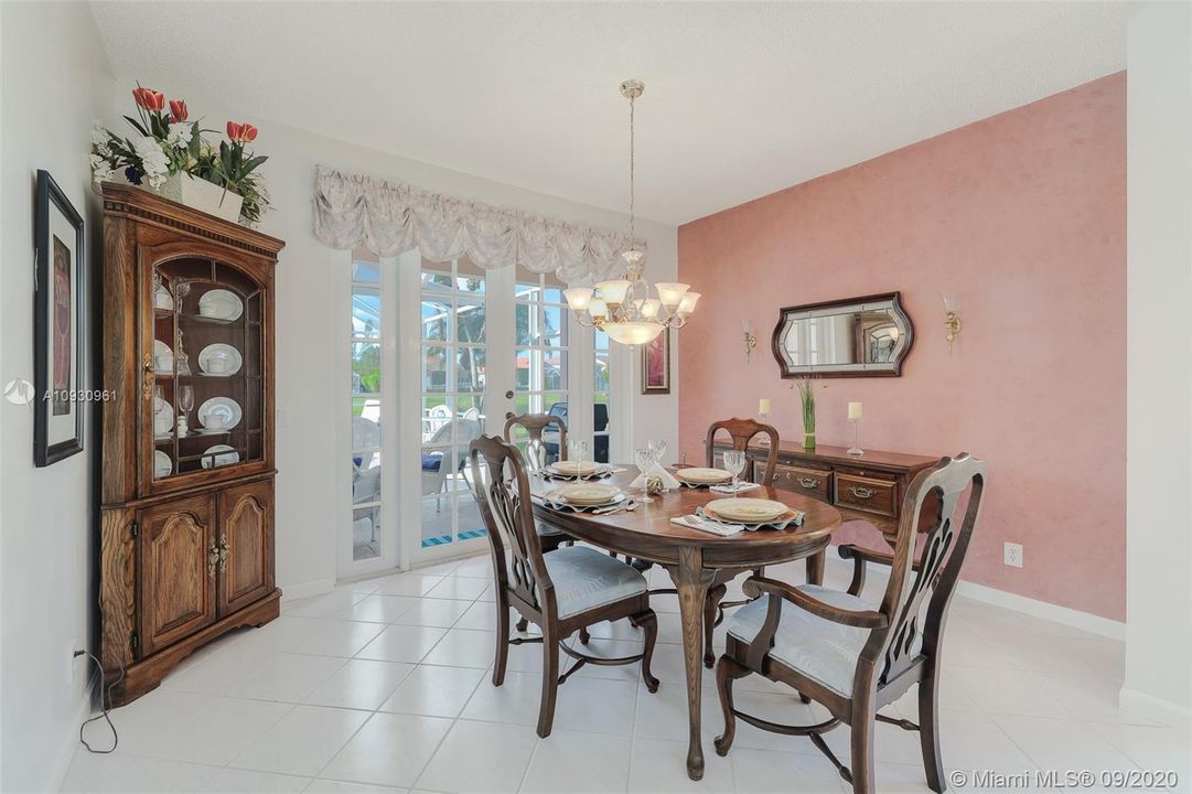 Recently Sold: $600,000 (5 beds, 3 baths, 2506 Square Feet)