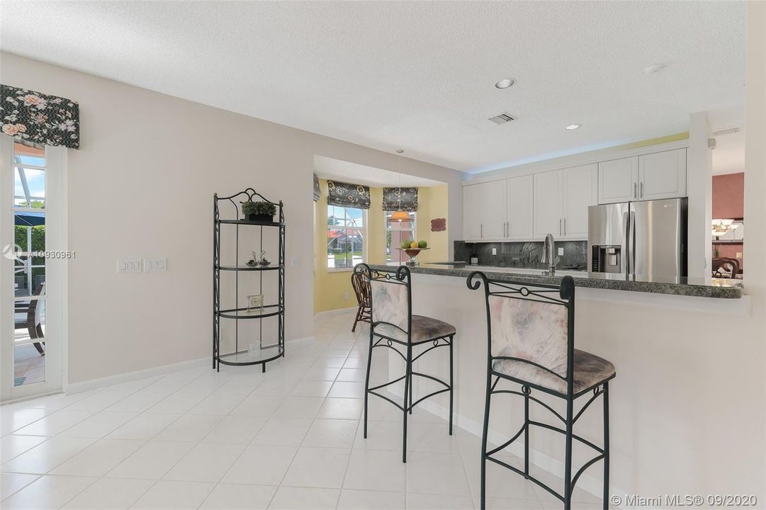 Recently Sold: $600,000 (5 beds, 3 baths, 2506 Square Feet)