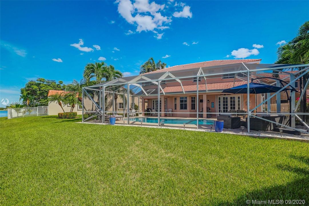 Recently Sold: $600,000 (5 beds, 3 baths, 2506 Square Feet)