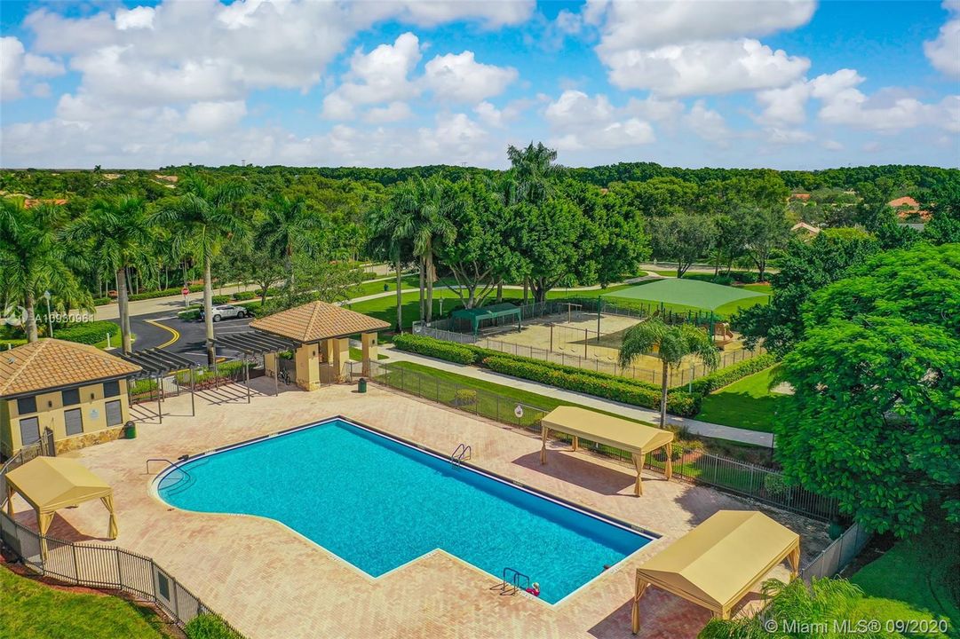 Recently Sold: $600,000 (5 beds, 3 baths, 2506 Square Feet)