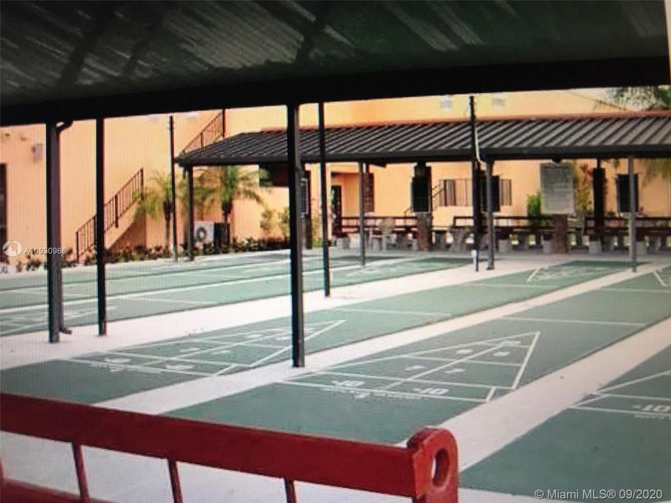 SHUFFLE BOARD