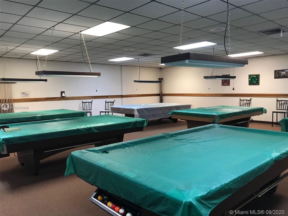 BILLIARDS ROOM
