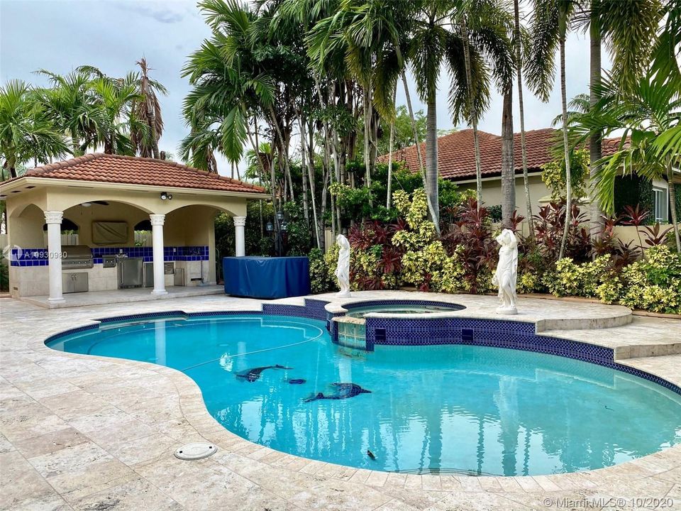 Recently Sold: $825,000 (5 beds, 3 baths, 3504 Square Feet)