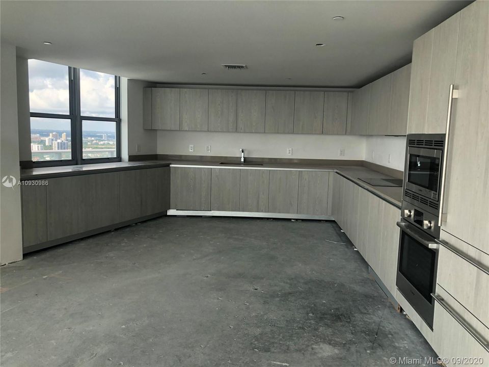 Recently Rented: $14,000 (5 beds, 5 baths, 2897 Square Feet)