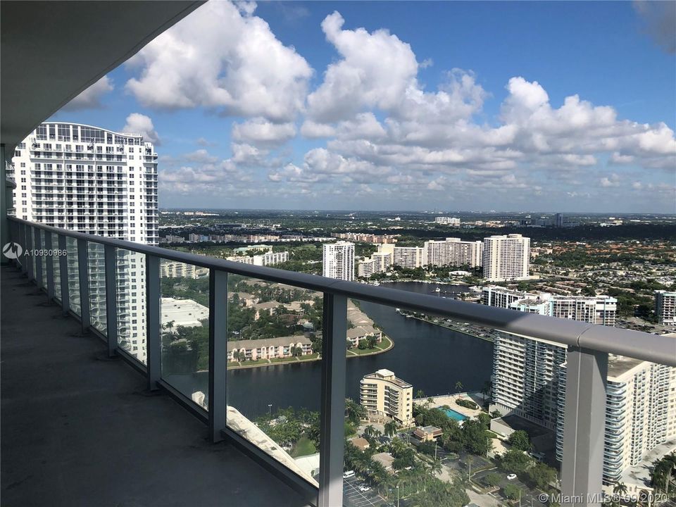 Recently Rented: $14,000 (5 beds, 5 baths, 2897 Square Feet)