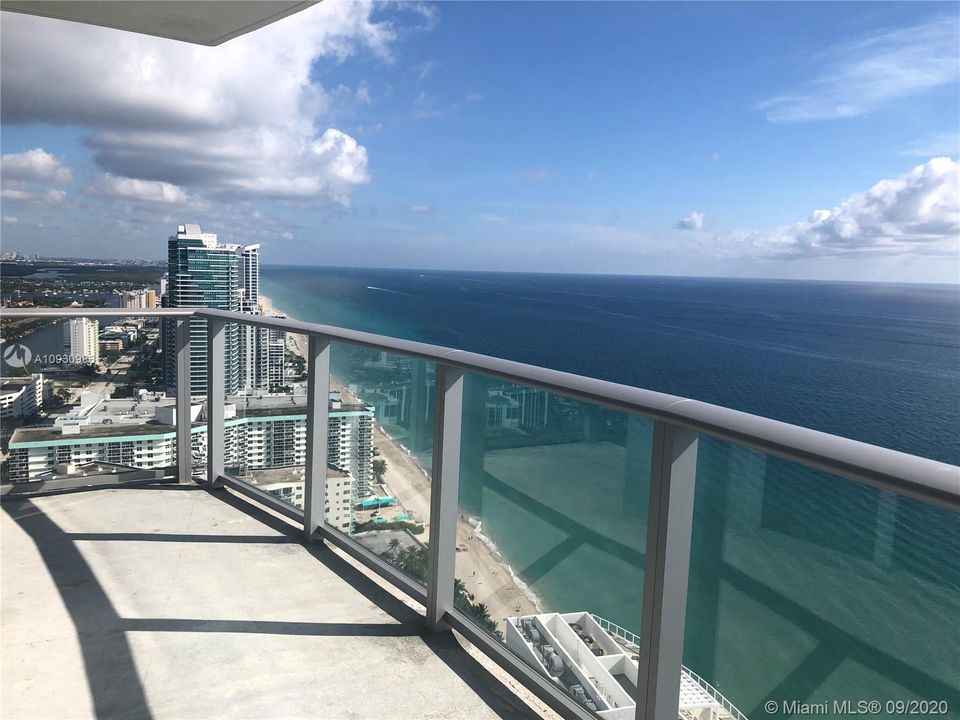 Recently Rented: $14,000 (5 beds, 5 baths, 2897 Square Feet)