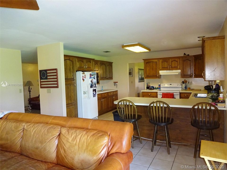 Recently Sold: $425,000 (4 beds, 2 baths, 2160 Square Feet)