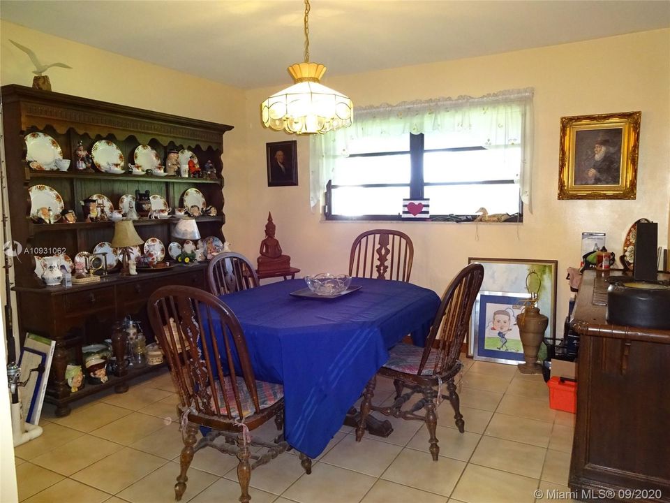 Recently Sold: $425,000 (4 beds, 2 baths, 2160 Square Feet)