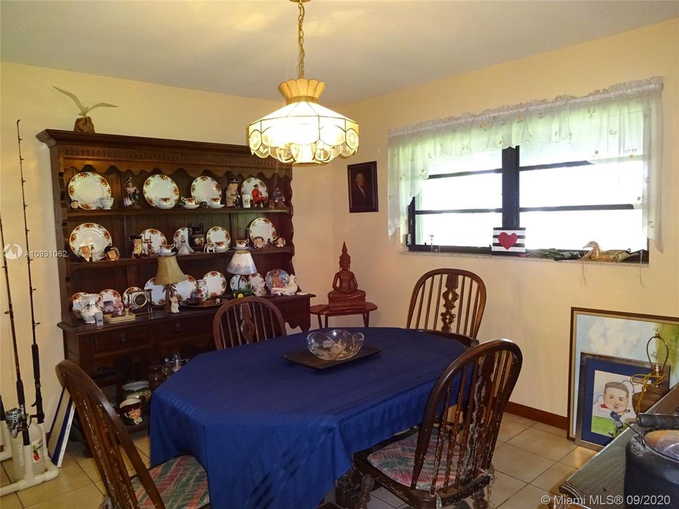 Recently Sold: $425,000 (4 beds, 2 baths, 2160 Square Feet)