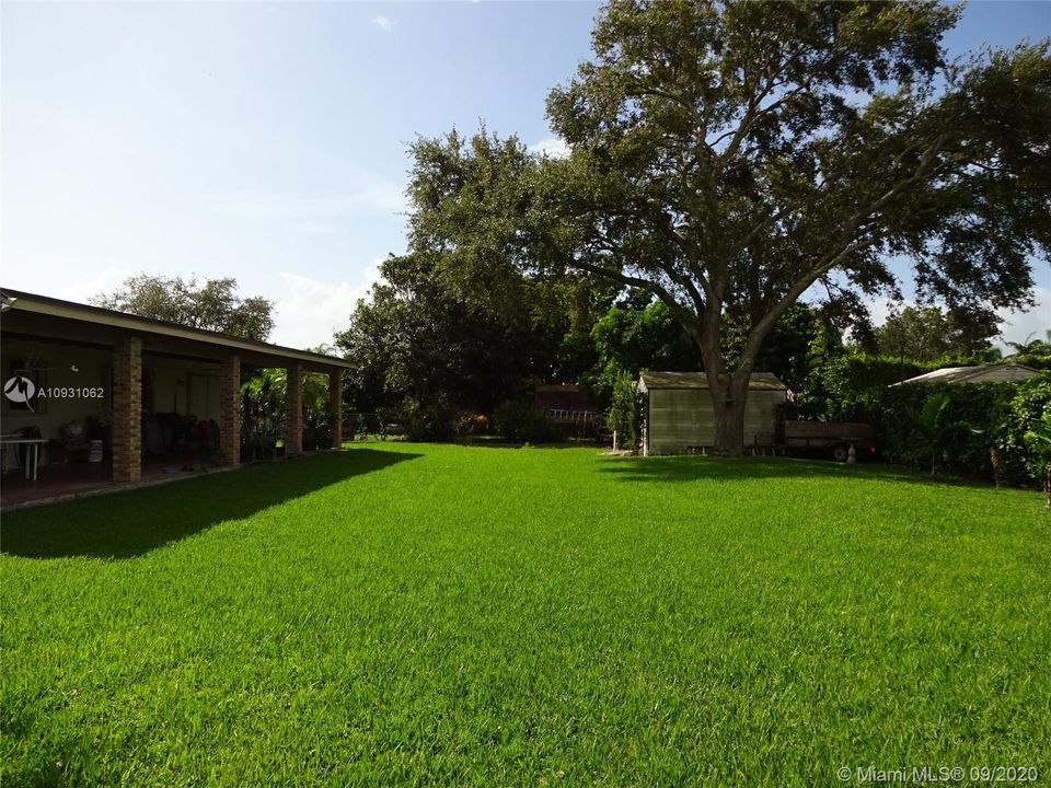Recently Sold: $425,000 (4 beds, 2 baths, 2160 Square Feet)