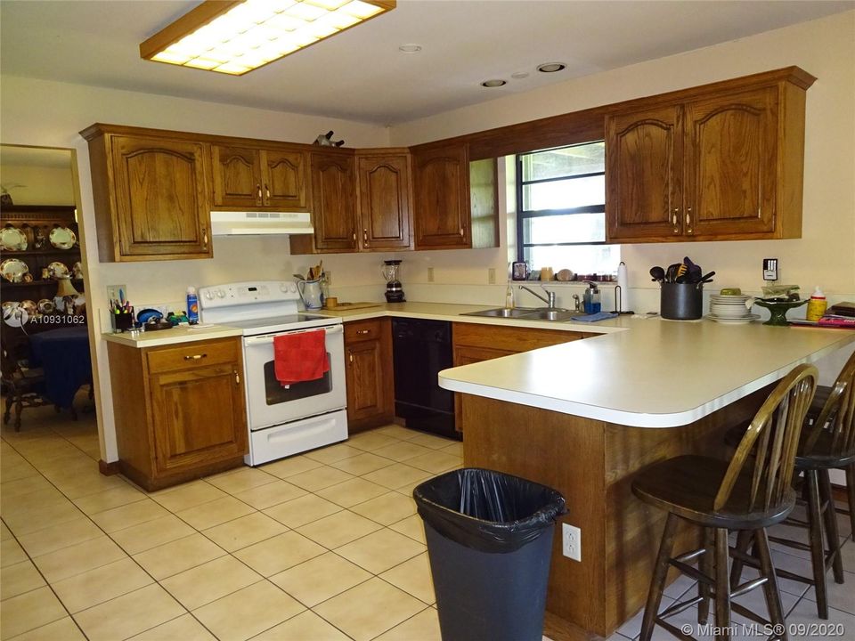 Recently Sold: $425,000 (4 beds, 2 baths, 2160 Square Feet)