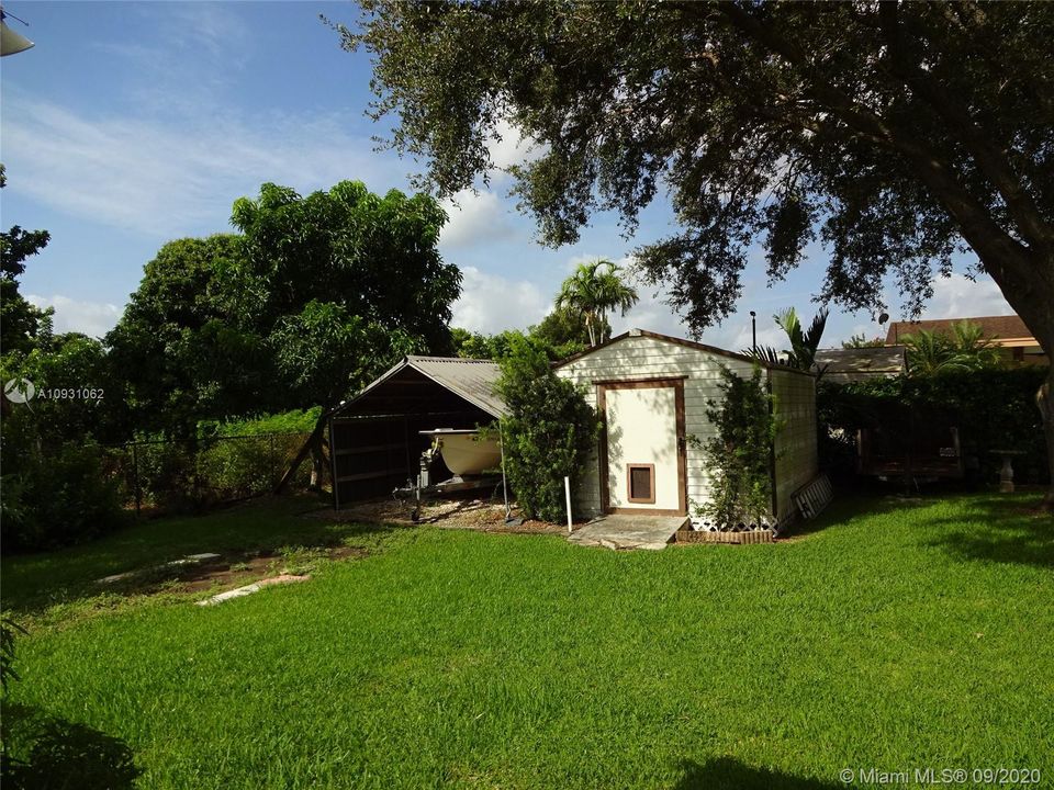 Recently Sold: $425,000 (4 beds, 2 baths, 2160 Square Feet)