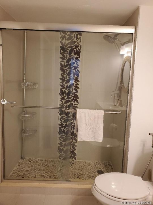 Recently Sold: $335,000 (1 beds, 1 baths, 1006 Square Feet)