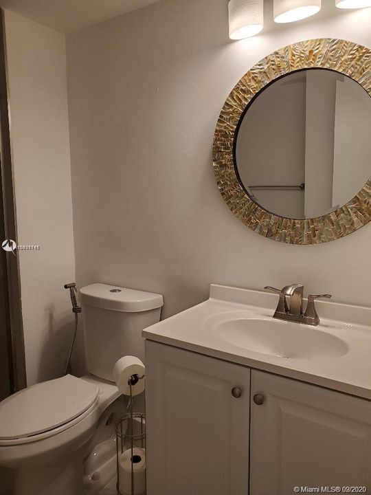 Recently Sold: $335,000 (1 beds, 1 baths, 1006 Square Feet)