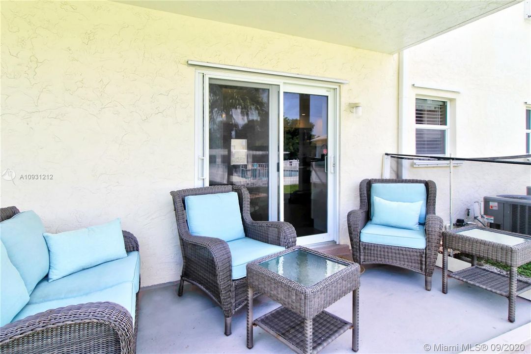 Vendido Recientemente: $299,000 (2 camas, 2 baños, 0 Pies cuadrados)