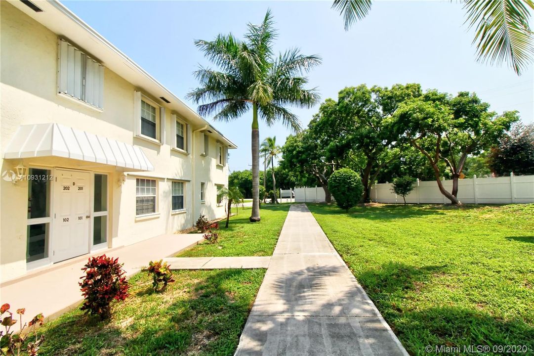 Vendido Recientemente: $299,000 (2 camas, 2 baños, 0 Pies cuadrados)