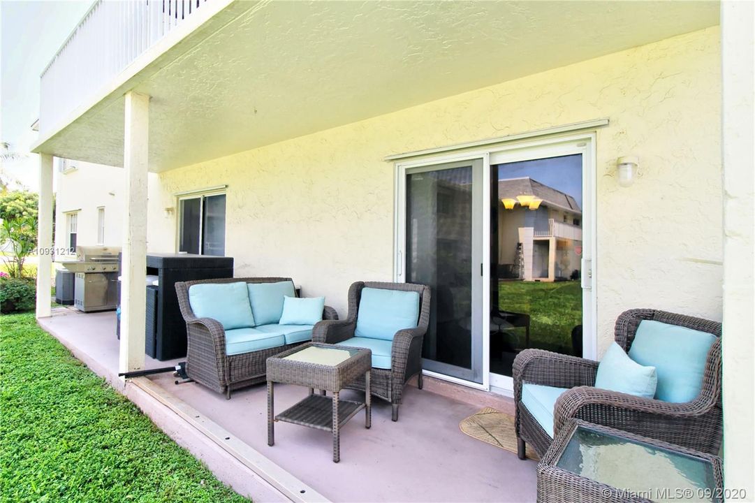 Vendido Recientemente: $299,000 (2 camas, 2 baños, 0 Pies cuadrados)