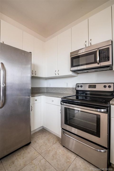 Recientemente alquilado: $1,700 (3 camas, 2 baños, 1564 Pies cuadrados)