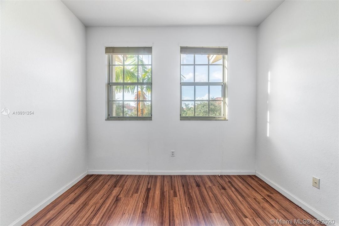 Recientemente alquilado: $1,700 (3 camas, 2 baños, 1564 Pies cuadrados)