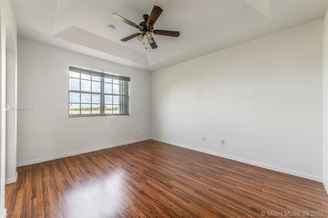 Recientemente alquilado: $1,700 (3 camas, 2 baños, 1564 Pies cuadrados)