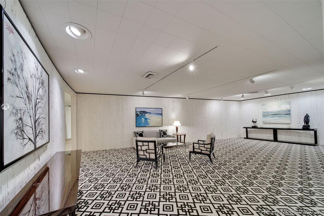 Recently Sold: $400,000 (2 beds, 2 baths, 1559 Square Feet)