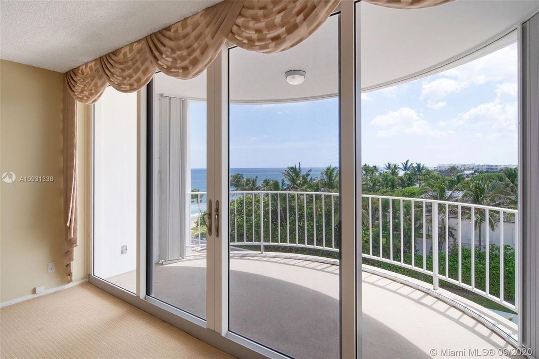 Recently Sold: $400,000 (2 beds, 2 baths, 1559 Square Feet)