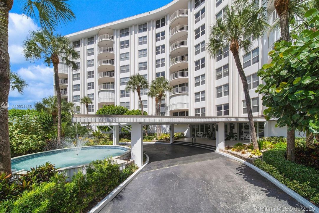 Recently Sold: $400,000 (2 beds, 2 baths, 1559 Square Feet)