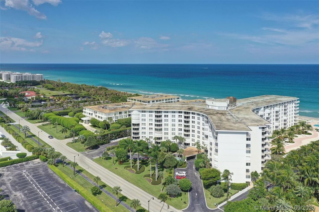 Recently Sold: $400,000 (2 beds, 2 baths, 1559 Square Feet)