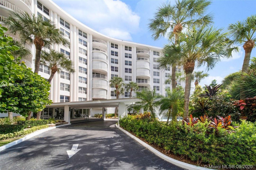 Recently Sold: $400,000 (2 beds, 2 baths, 1559 Square Feet)