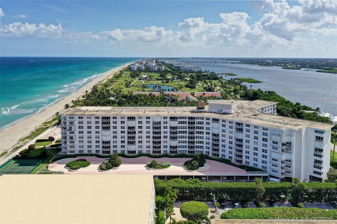 Recently Sold: $400,000 (2 beds, 2 baths, 1559 Square Feet)