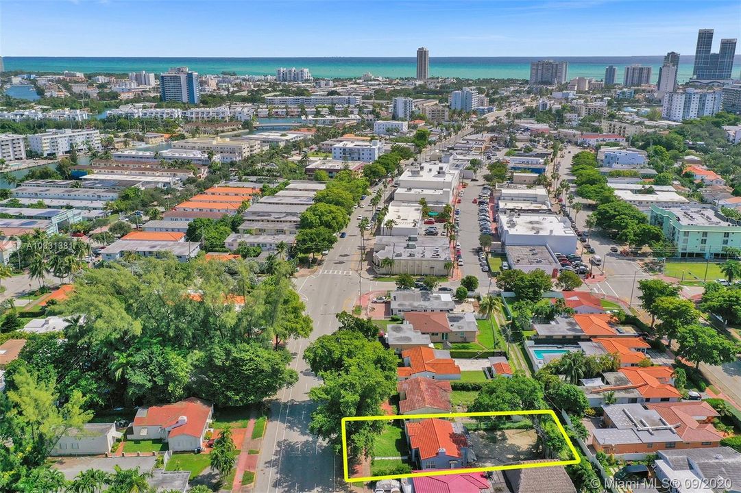 Недавно продано: $469,000 (3 спален, 2 ванн, 1217 Квадратных фут)