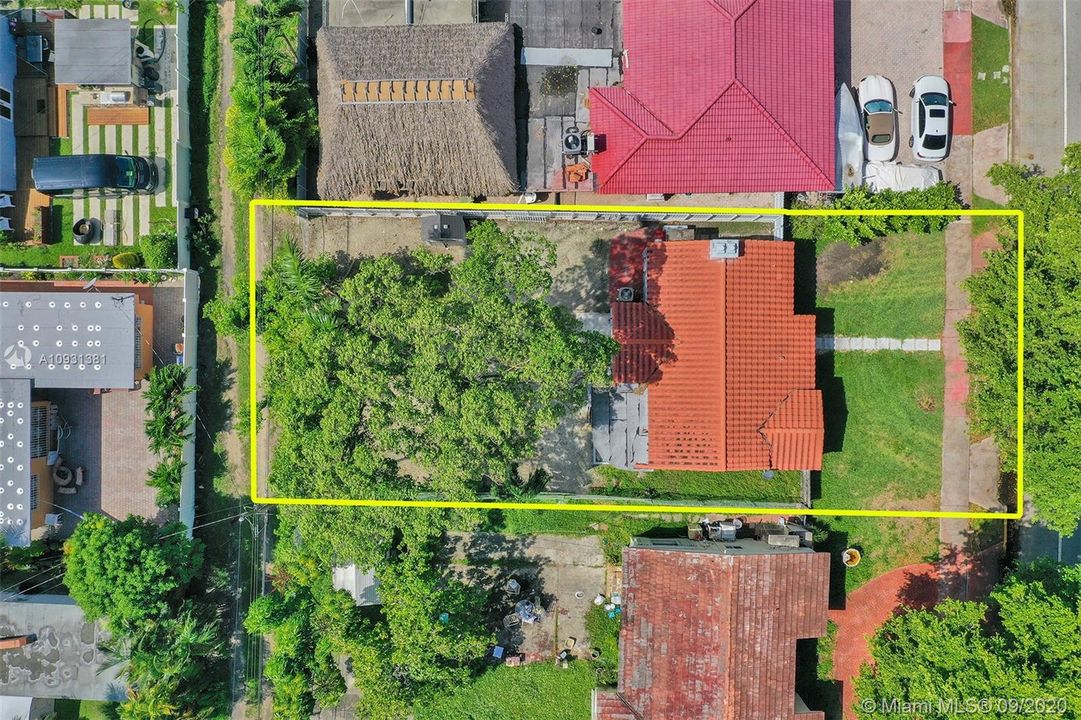 Недавно продано: $469,000 (3 спален, 2 ванн, 1217 Квадратных фут)