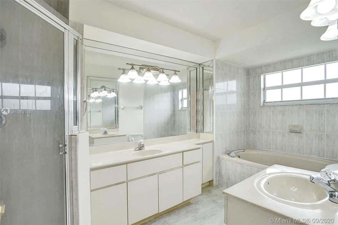 Недавно продано: $359,900 (3 спален, 2 ванн, 1581 Квадратных фут)