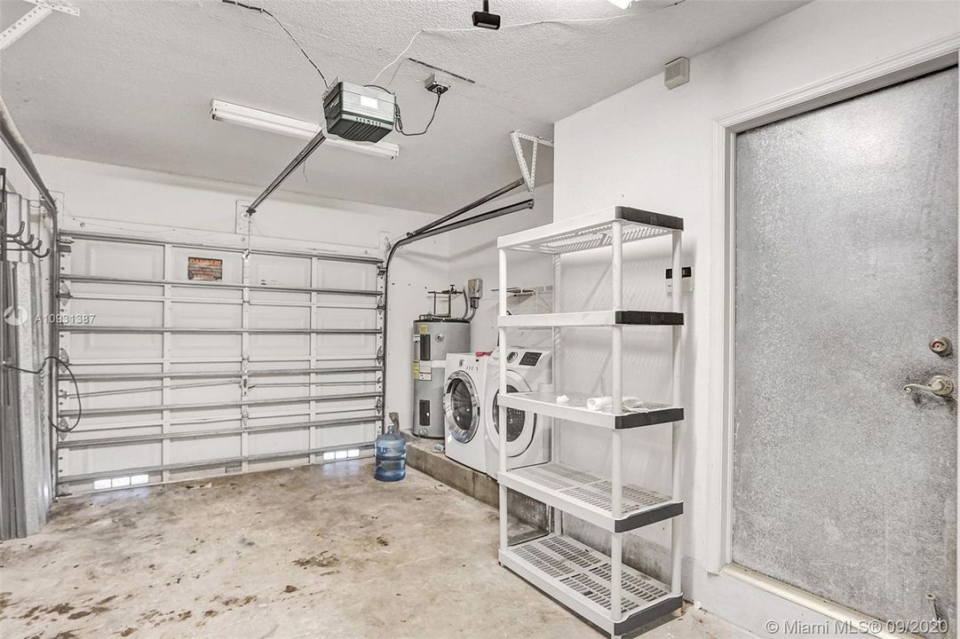 Недавно продано: $359,900 (3 спален, 2 ванн, 1581 Квадратных фут)