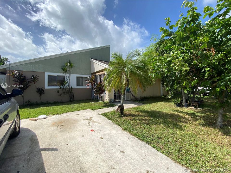 Vendido Recientemente: $200,000 (3 camas, 2 baños, 1231 Pies cuadrados)