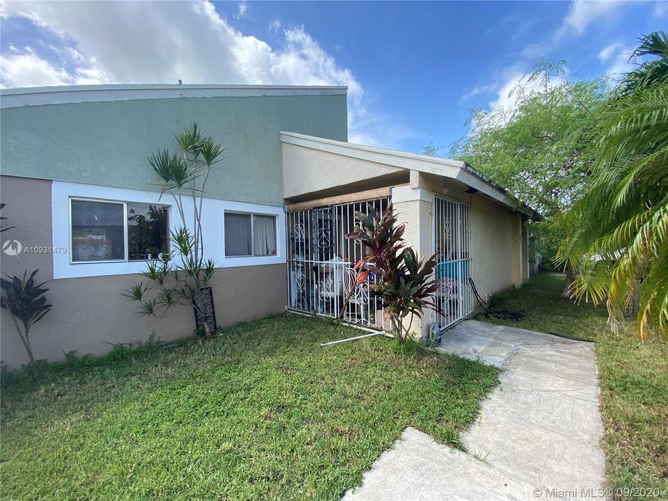 Vendido Recientemente: $200,000 (3 camas, 2 baños, 1231 Pies cuadrados)