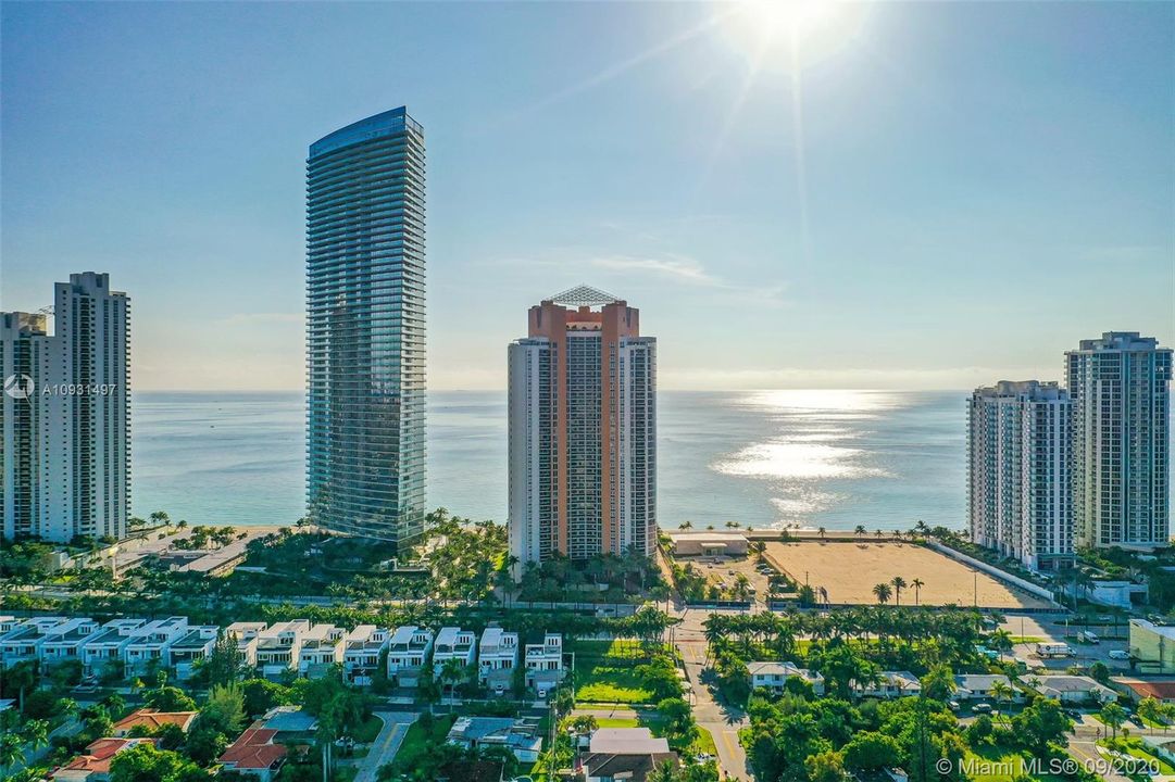 Недавно продано: $710,000 (2 спален, 2 ванн, 1591 Квадратных фут)