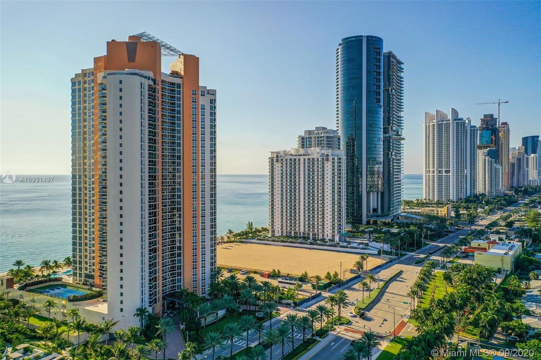 Недавно продано: $710,000 (2 спален, 2 ванн, 1591 Квадратных фут)