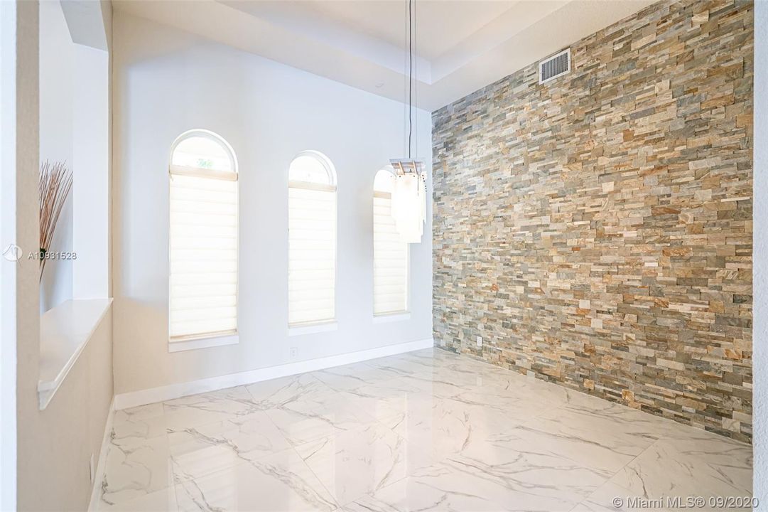 Recently Rented: $7,900 (5 beds, 3 baths, 3206 Square Feet)