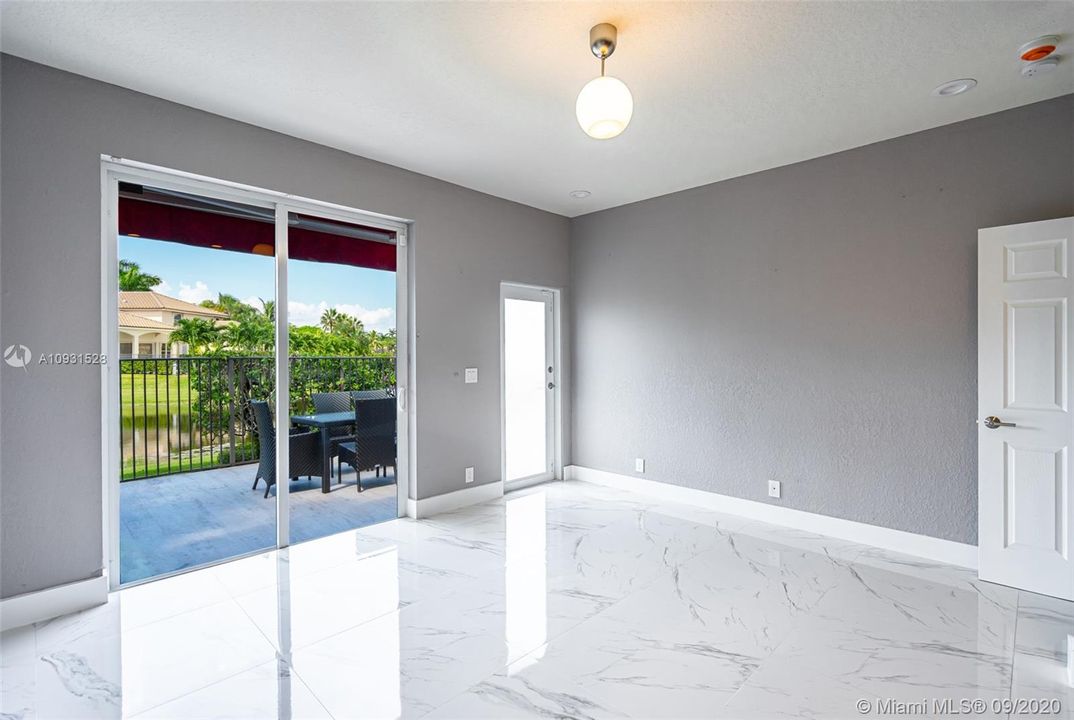 Recently Rented: $7,900 (5 beds, 3 baths, 3206 Square Feet)