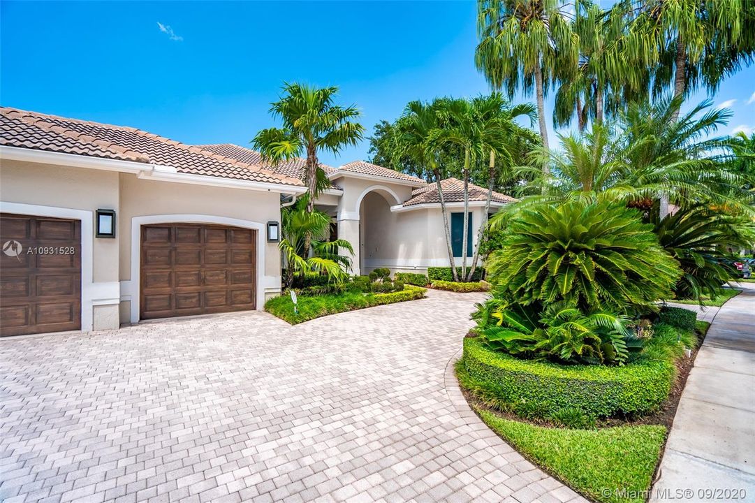Recently Rented: $7,900 (5 beds, 3 baths, 3206 Square Feet)