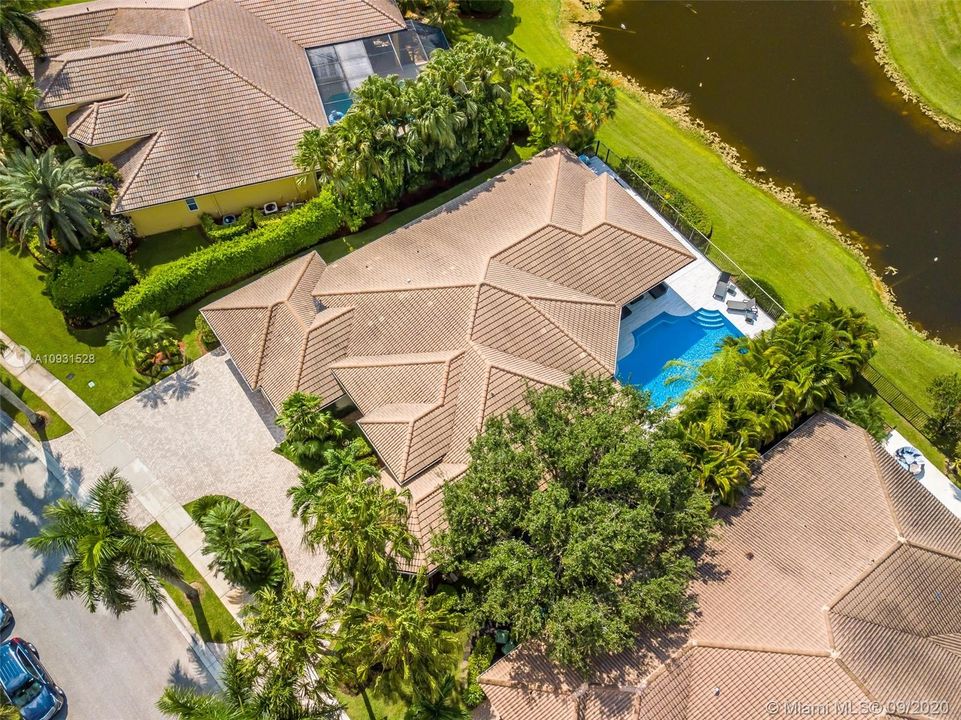 Recently Rented: $7,900 (5 beds, 3 baths, 3206 Square Feet)